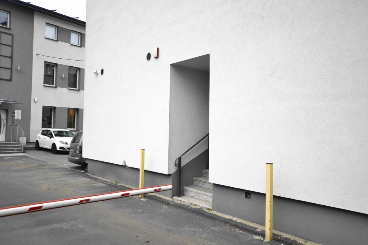 גליביצ'ה Apartament Platynowy - Centrum Gliwic Z Parkingiem מראה חיצוני תמונה
